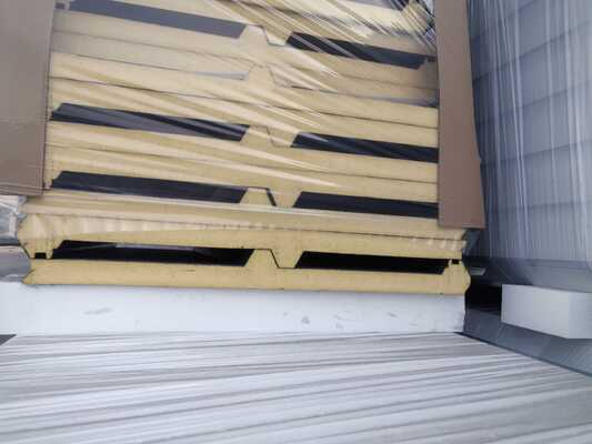 جودة  Fire Resistance Class B1 PIR Roof Panels with Customizable Length Up To 11960 Meters and Thermal Conductivity ≤0.02W/m·K مصنع