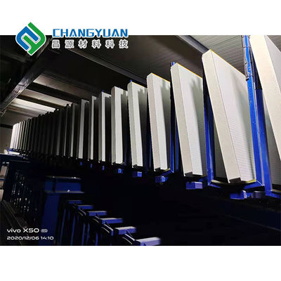 لوحة ساندويتش PU مع الصمود الجوي / الصمود المائي ، العزل الحراري ، والقوة العالية للبناء الدائم