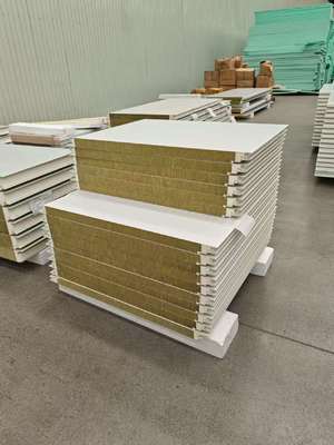 ألواح الحائط المعدنية و ألواح الشطيرة تطابق مثالي للمشاريع الخارجية