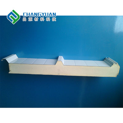 ألواح عازلة من PU / PIR حل مثالي لعزل السقف