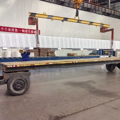 0.4-0.8 مم ألواح ساندويتش PUR/PIR مقاومة للحريق وتوفير الطاقة والعزل الحراري 930/1130 مم