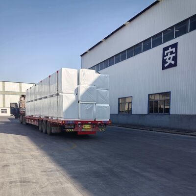 0.4-0.8 مم ألواح ساندويتش PUR/PIR مقاومة للحريق وتوفير الطاقة والعزل الحراري 930/1130 مم