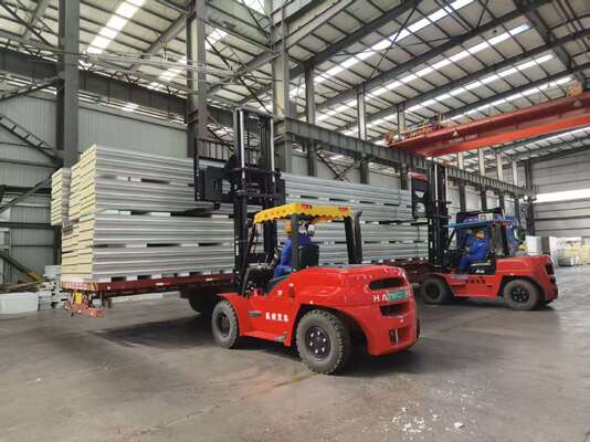 ألواح سقف PIR المقاومة للتآكل مع عزل صوتي وحراري ممتاز للمباني الصناعية