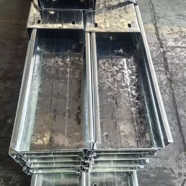 مدادات فولاذية على شكل حرف C، مدادات فولاذية مجلفنة، مدادات معدنية للمباني، مقاطع فولاذية على شكل حرف Z، مقاطع فولاذية على شكل حرف C